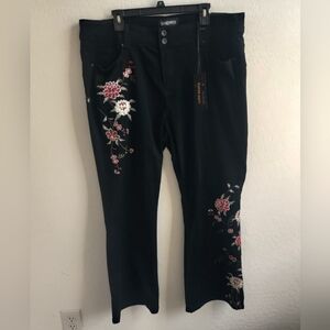 🆕 Sandpiper Black Floral Embroidered Cotton-blend Bootcut Plus-size Pants_20W